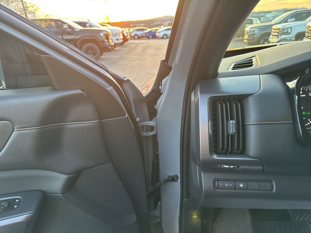 Used 2023 Nissan Pathfinder Rock Creek image 13