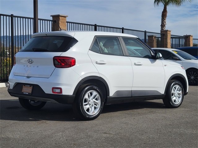 New 2026 Hyundai Venue SE image 2