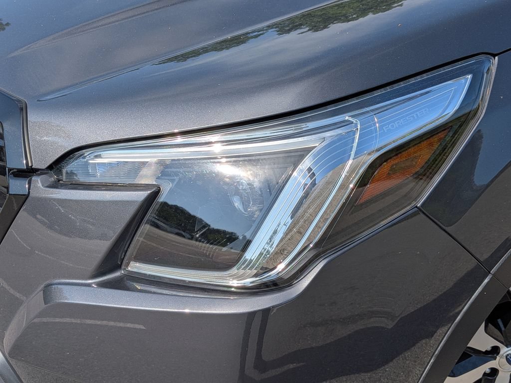 Used 2022 Subaru Forester Premium AWD/4WD image 7