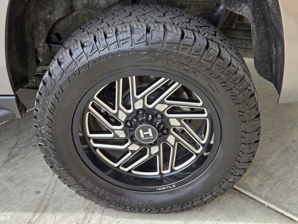 Used 2018 Chevrolet Suburban LT AWD/4WD image 14