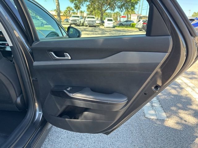 Used 2025 Kia K5 LXS image 16