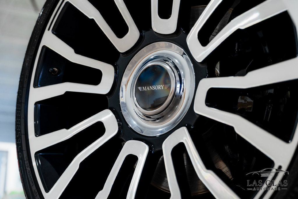 Used 2024 Rolls-Royce Phantom Sedan RWD image 70