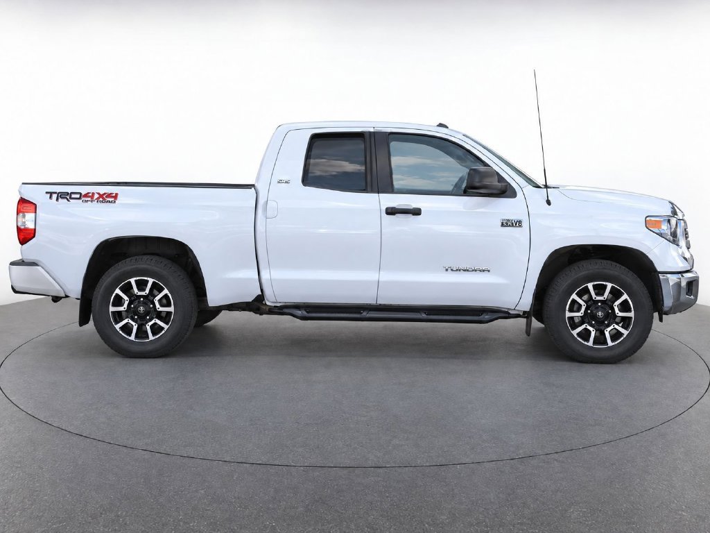 Used 2017 Toyota Tundra SR5 w/ TRD Off Road Package AWD/4WD image 7
