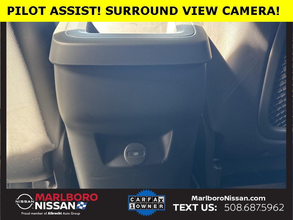 Used 2025 Volvo XC60 B5 Plus w/ Climate Package image 19