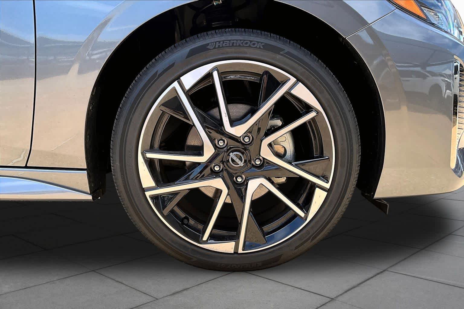Certified 2025 Nissan Sentra SR FWD image 10