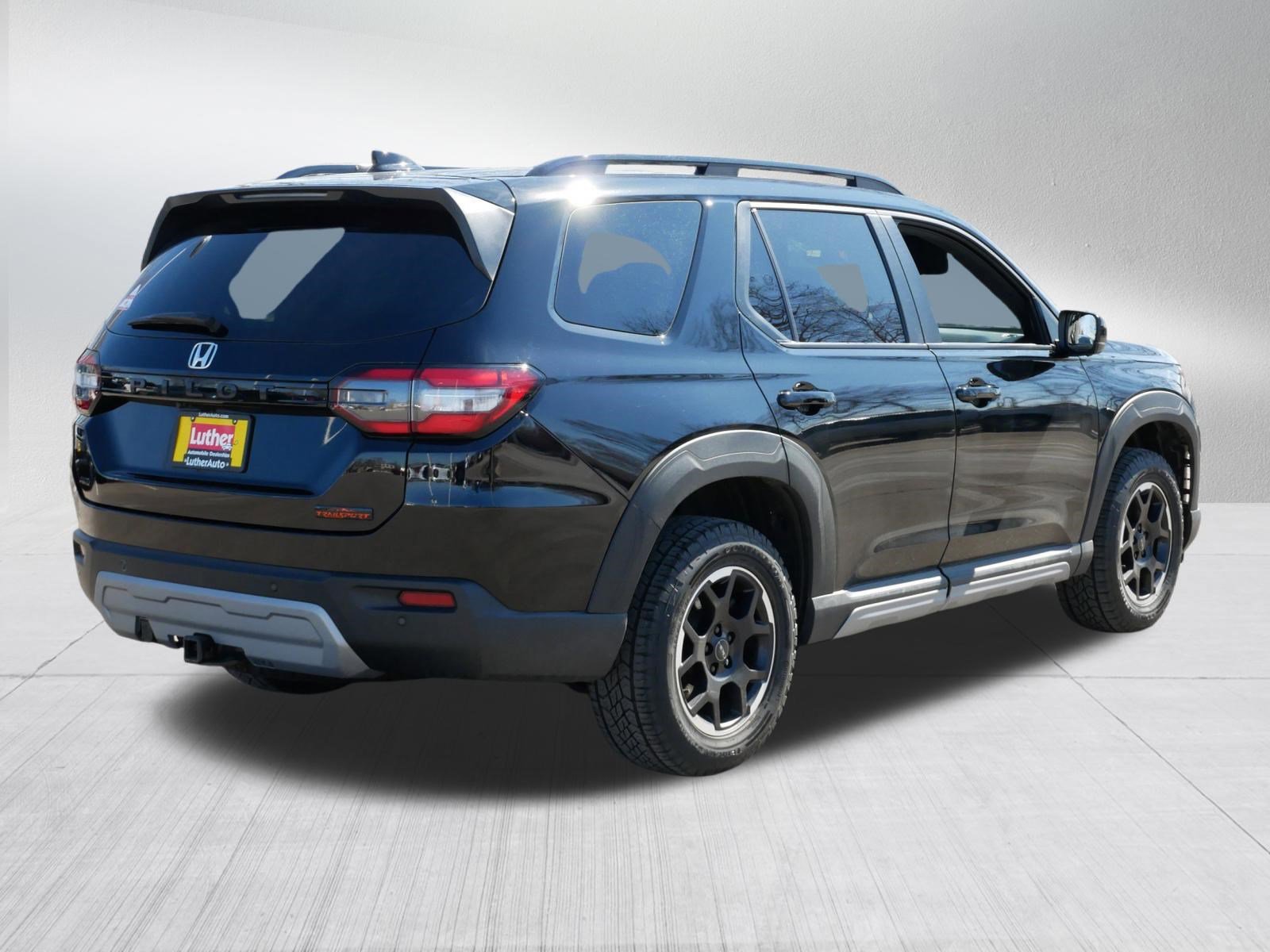 Certified 2025 Honda Pilot TrailSport image 7