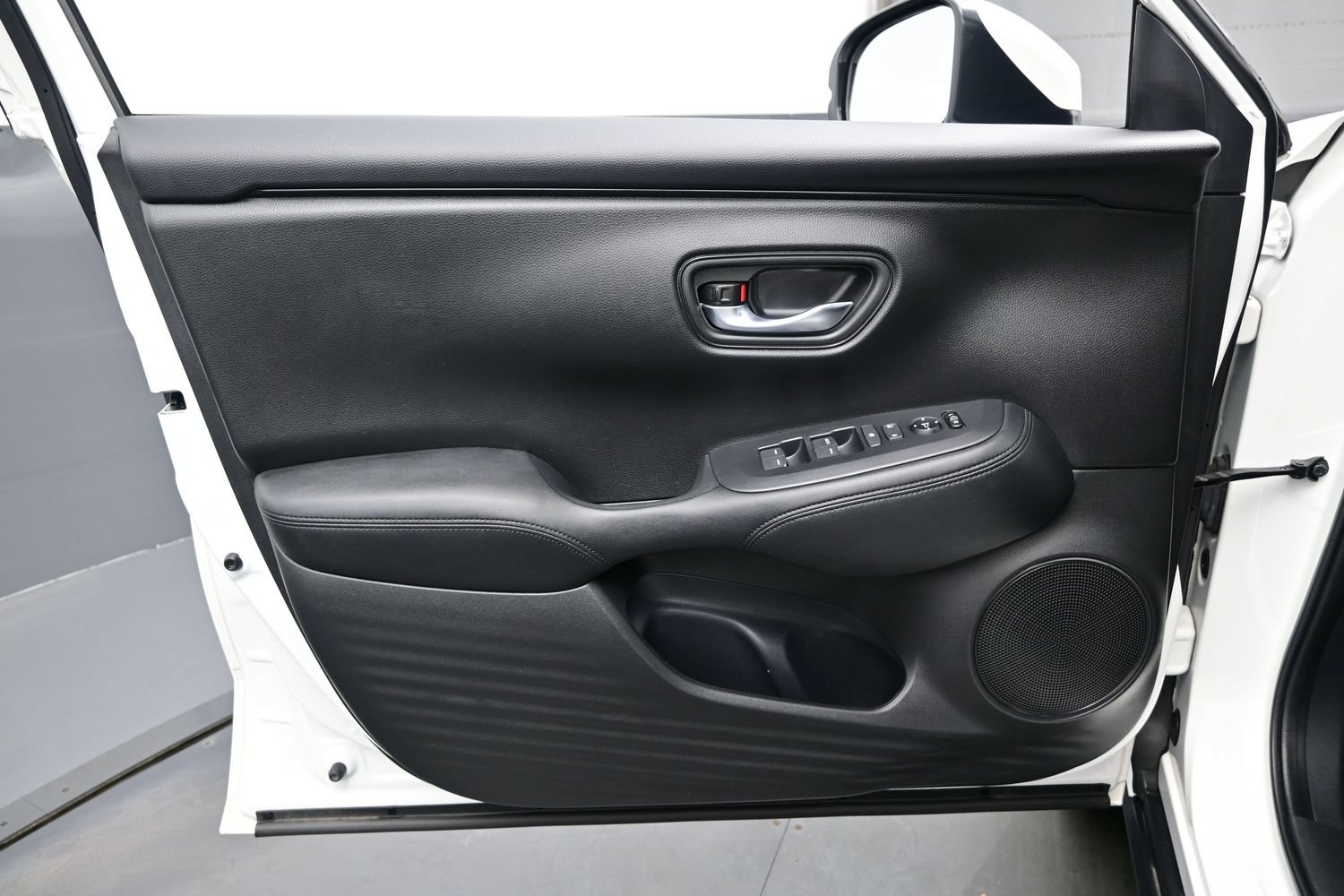 Used 2024 Honda HR-V LX image 9