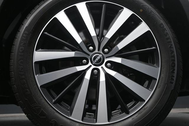 Used 2024 Nissan Pathfinder Platinum FWD image 9