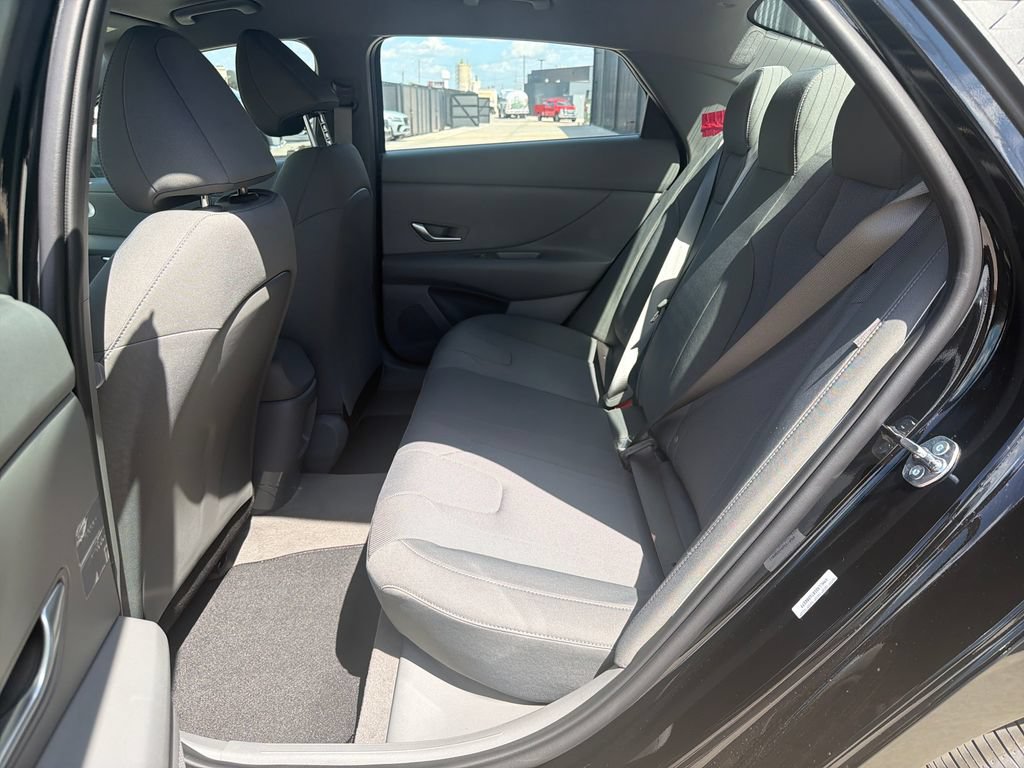 New 2026 Hyundai Elantra SE FWD image 19