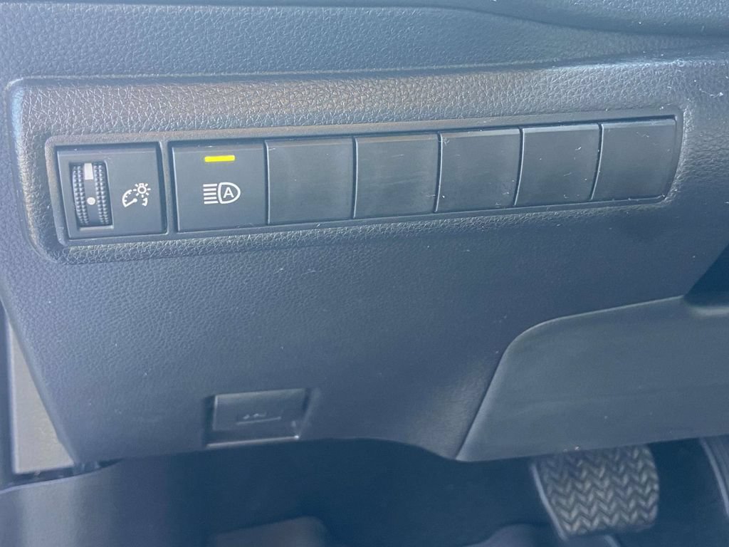 Used 2026 Toyota Corolla LE FWD image 19