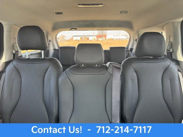 New 2026 Kia Carnival EX image 16