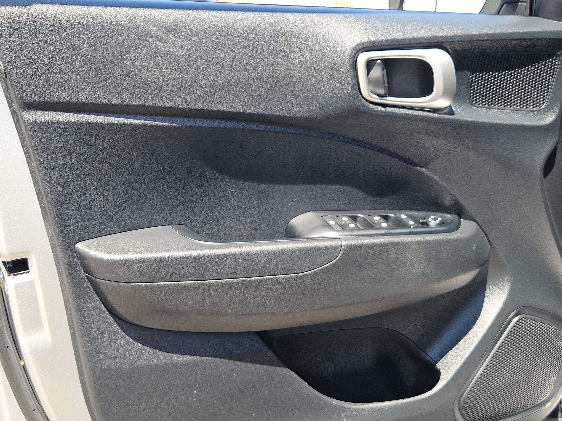Certified 2026 Hyundai Venue SEL FWD image 11