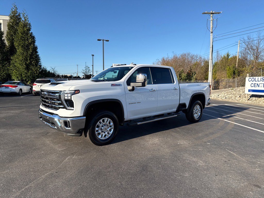 Used 2024 Chevrolet Silverado 3500 LTZ w/ LTZ Convenience Package image 7