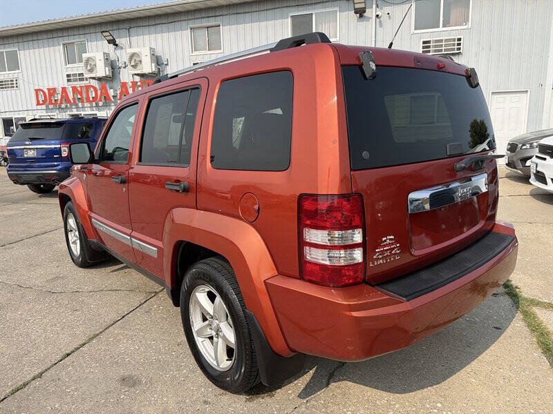 Used 2009 Jeep Liberty Limited AWD/4WD image 3