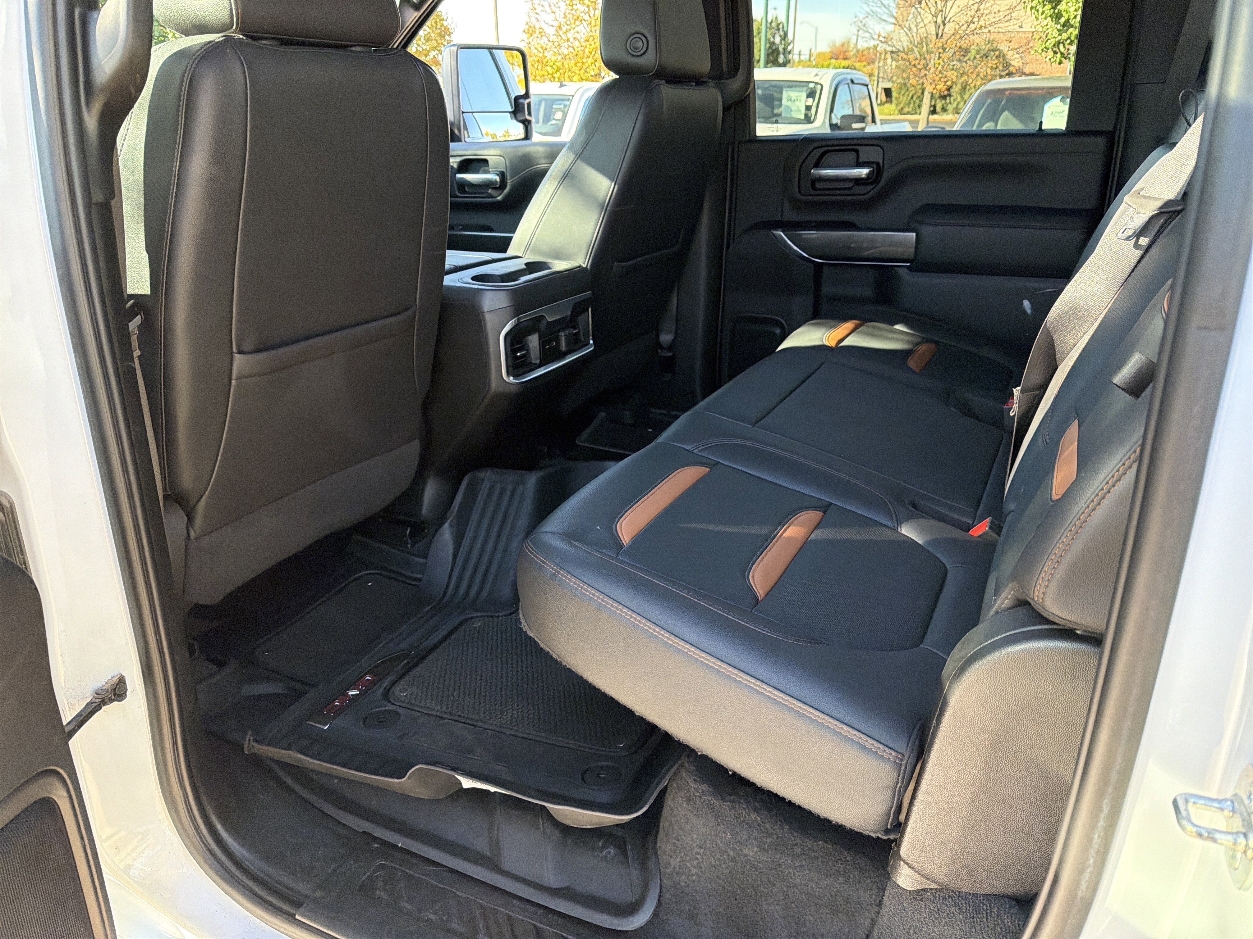 Used 2022 GMC Sierra 2500 AT4 image 11