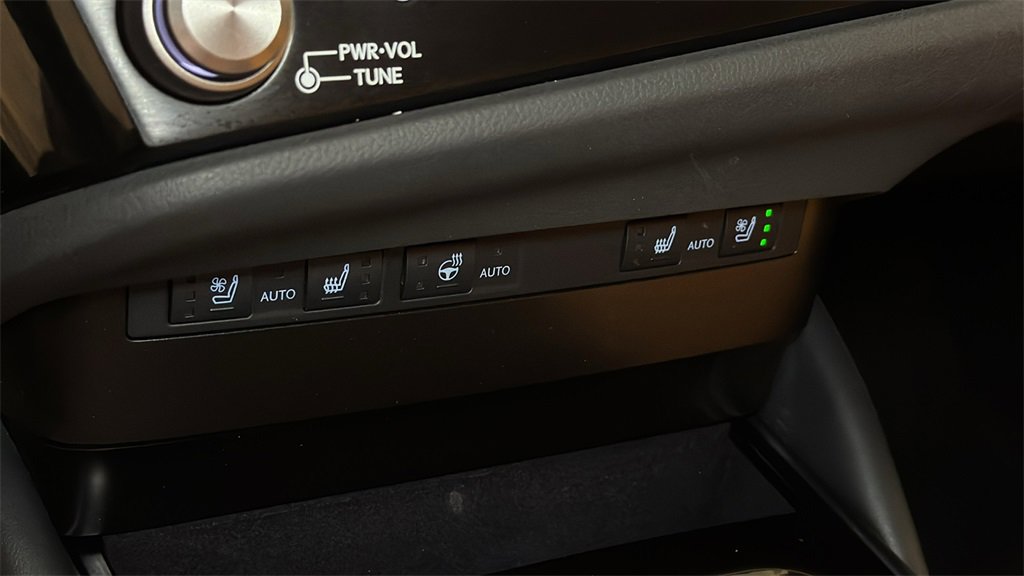 Used 2024 Lexus ES 350 w/ Premium Package image 28