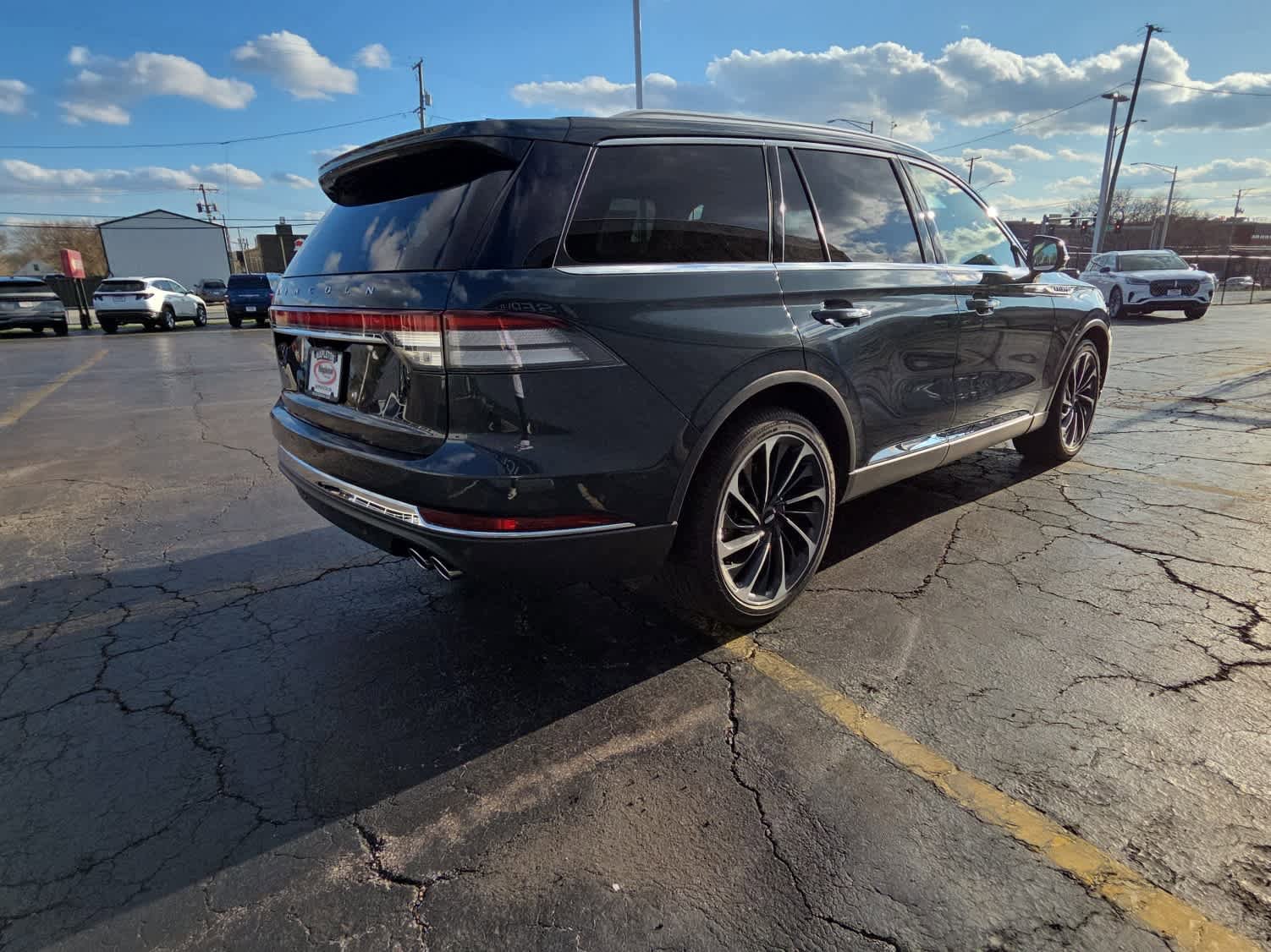 Used 2023 Lincoln Aviator Reserve w/ Equipment Group 201A image 5