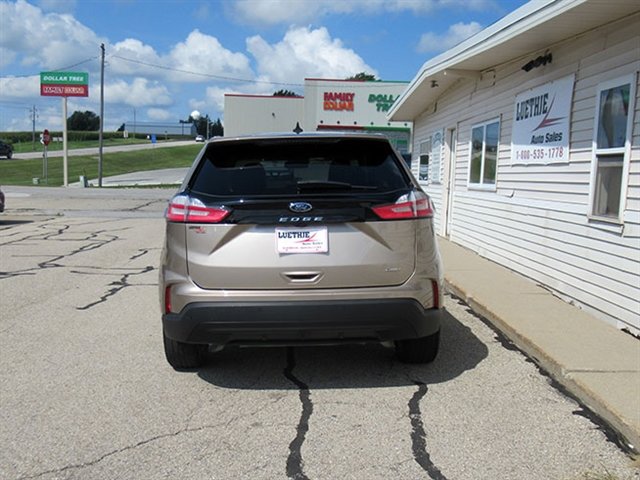 Used 2021 Ford Edge SE image 8