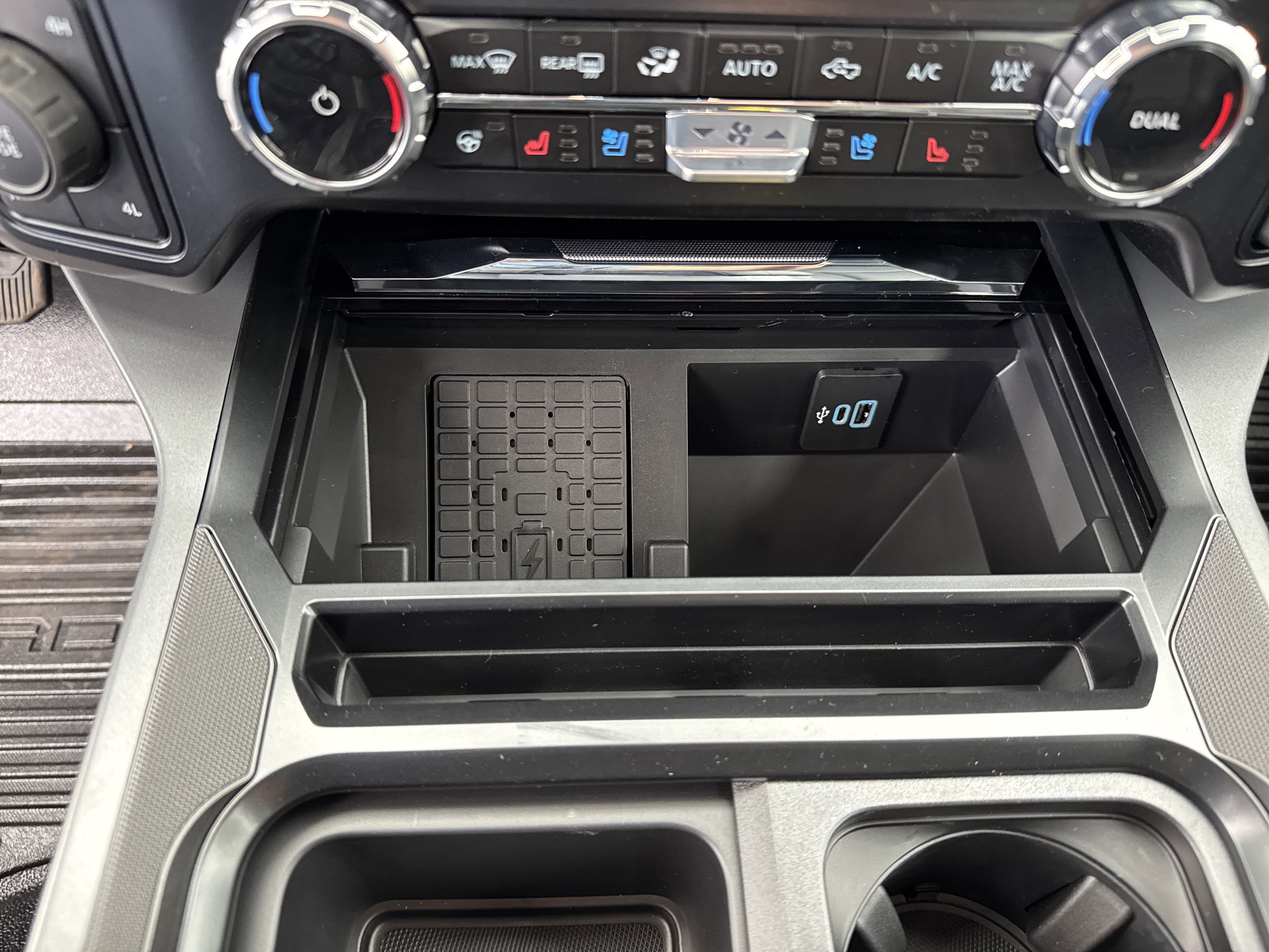 New 2026 Ford F350 Lariat w/ FX4 Off-Road Package image 41