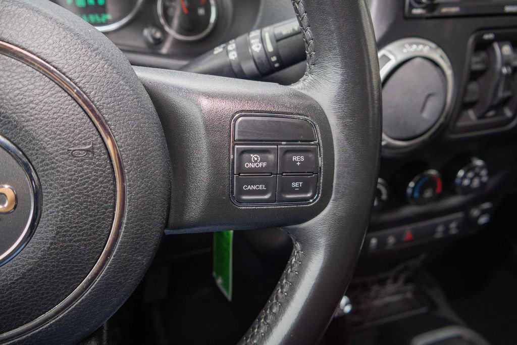 Used 2018 Jeep Wrangler Unlimited Rubicon w/ Cold Weather Group image 21