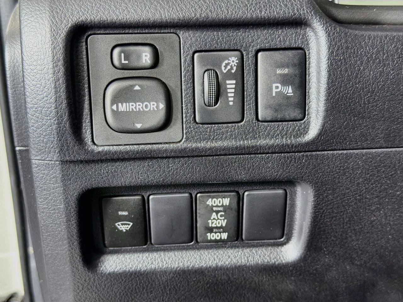 Used 2014 Toyota 4Runner Limited AWD/4WD image 38