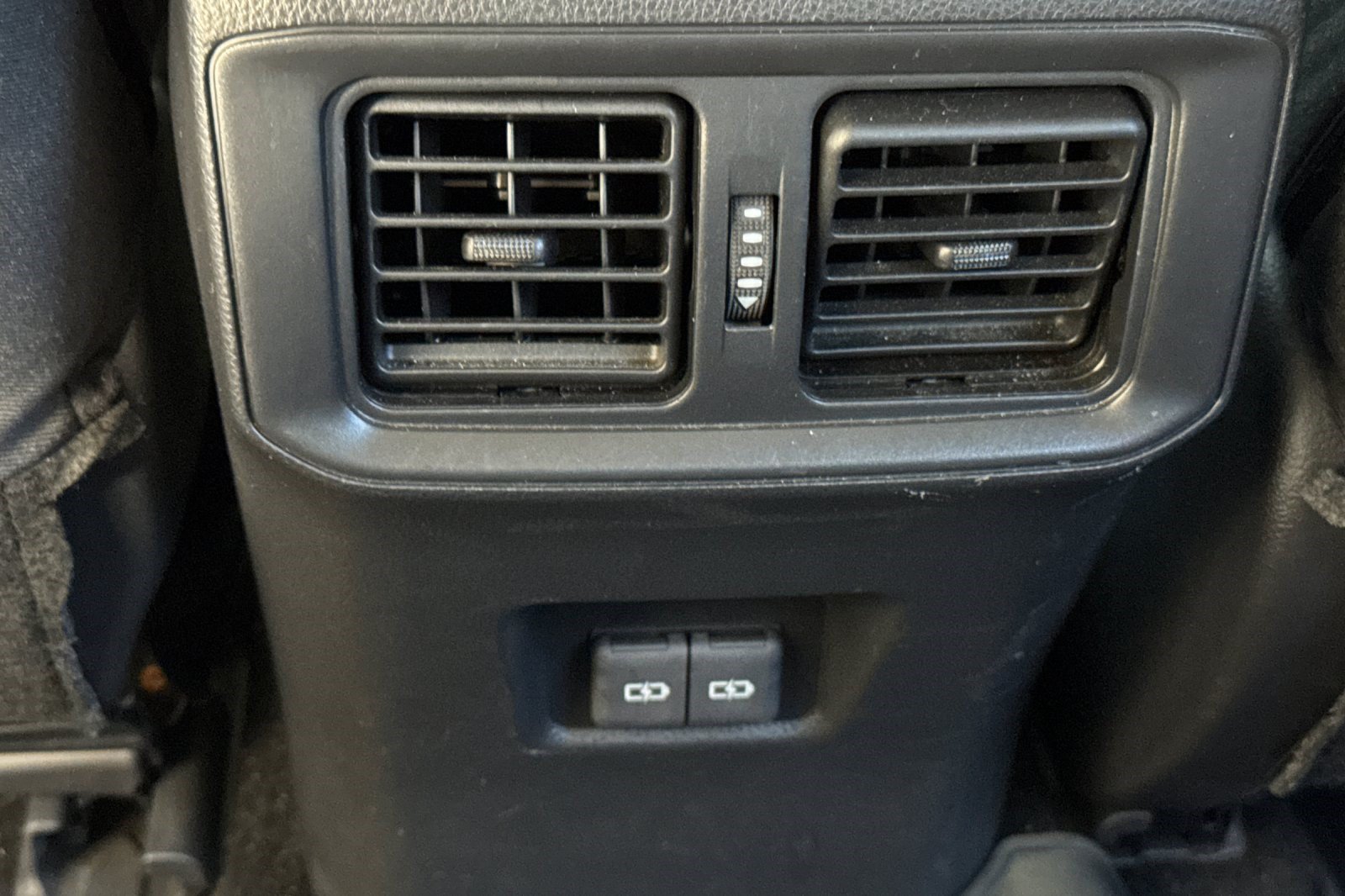 Used 2023 Toyota RAV4 XLE w/ Convenience Package AWD/4WD image 16