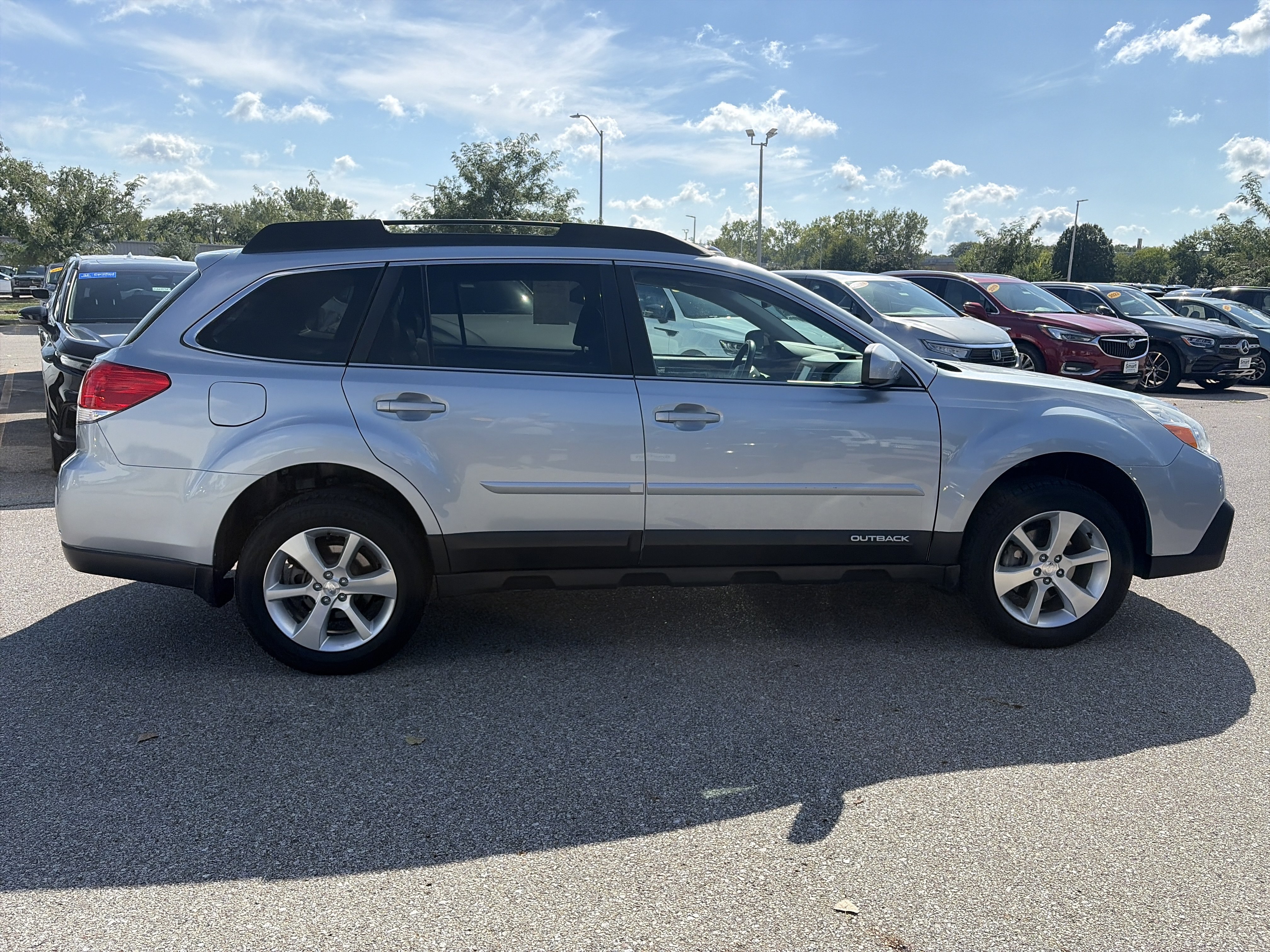 Used 2014 Subaru Outback 2.5i Limited AWD/4WD image 4
