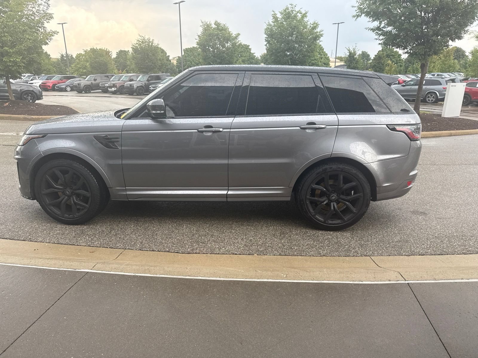Used 2020 Land Rover Range Rover Sport SVR AWD/4WD image 8