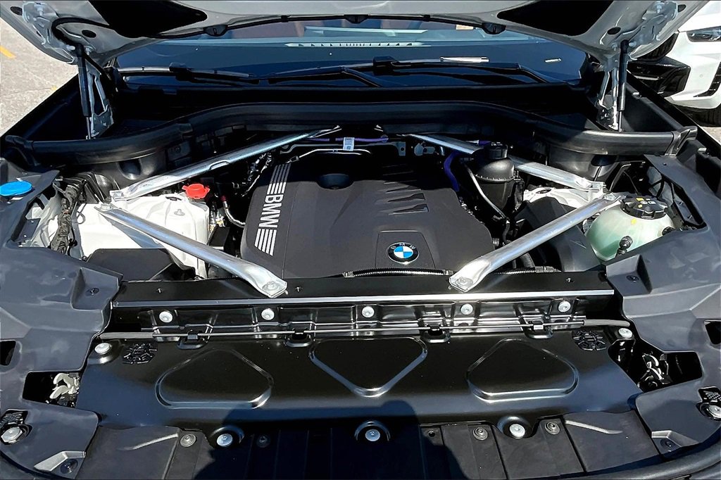 New 2026 BMW X5 xDrive40i w/ Climate Comfort Package image 7