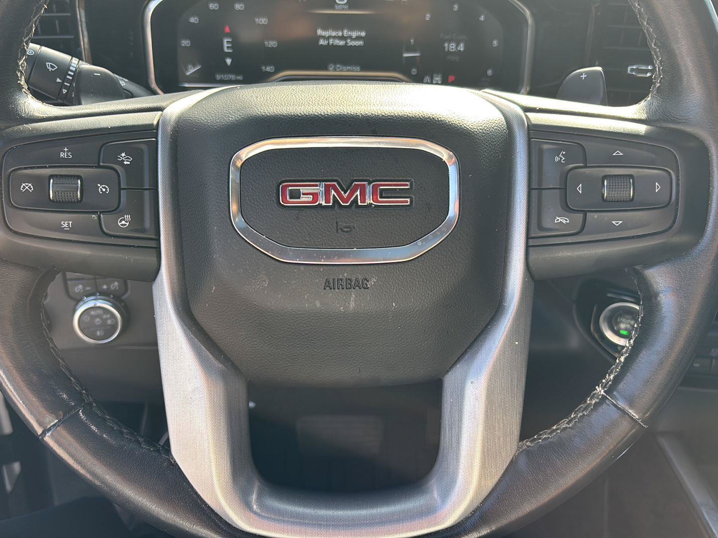 Used 2022 GMC Sierra 1500 SLT w/ SLT Premium Plus Package AWD/4WD image 18