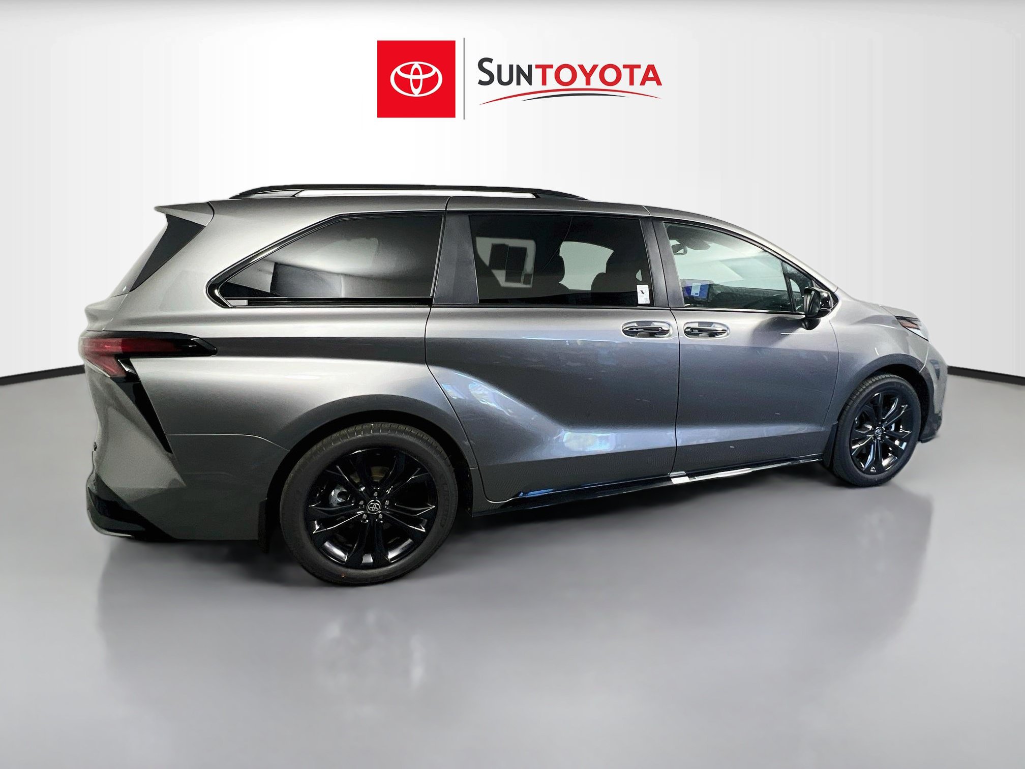 New 2026 Toyota Sienna XSE FWD image 4