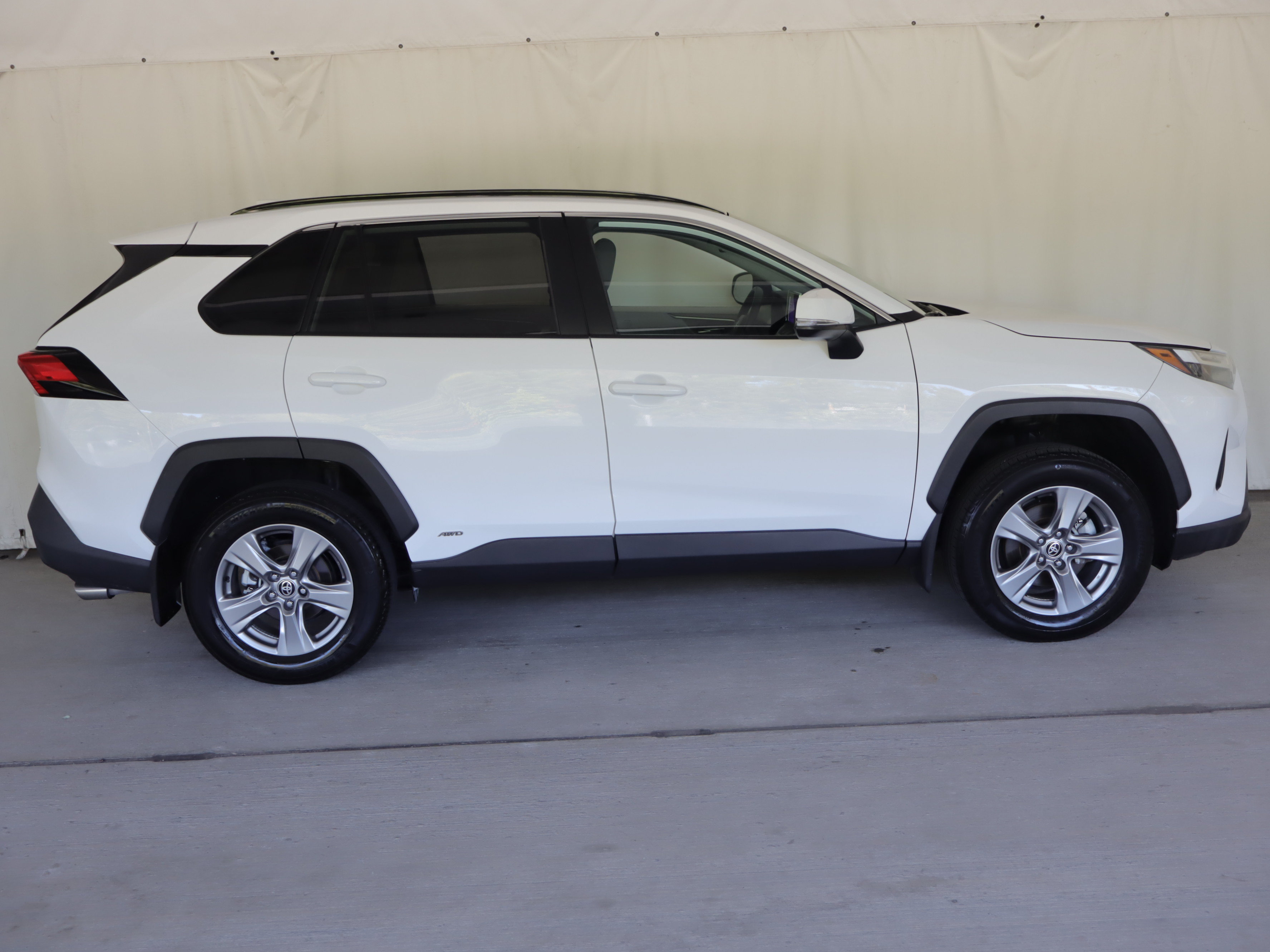 Used 2024 Toyota RAV4 XLE w/ Convenience Package AWD/4WD image 6