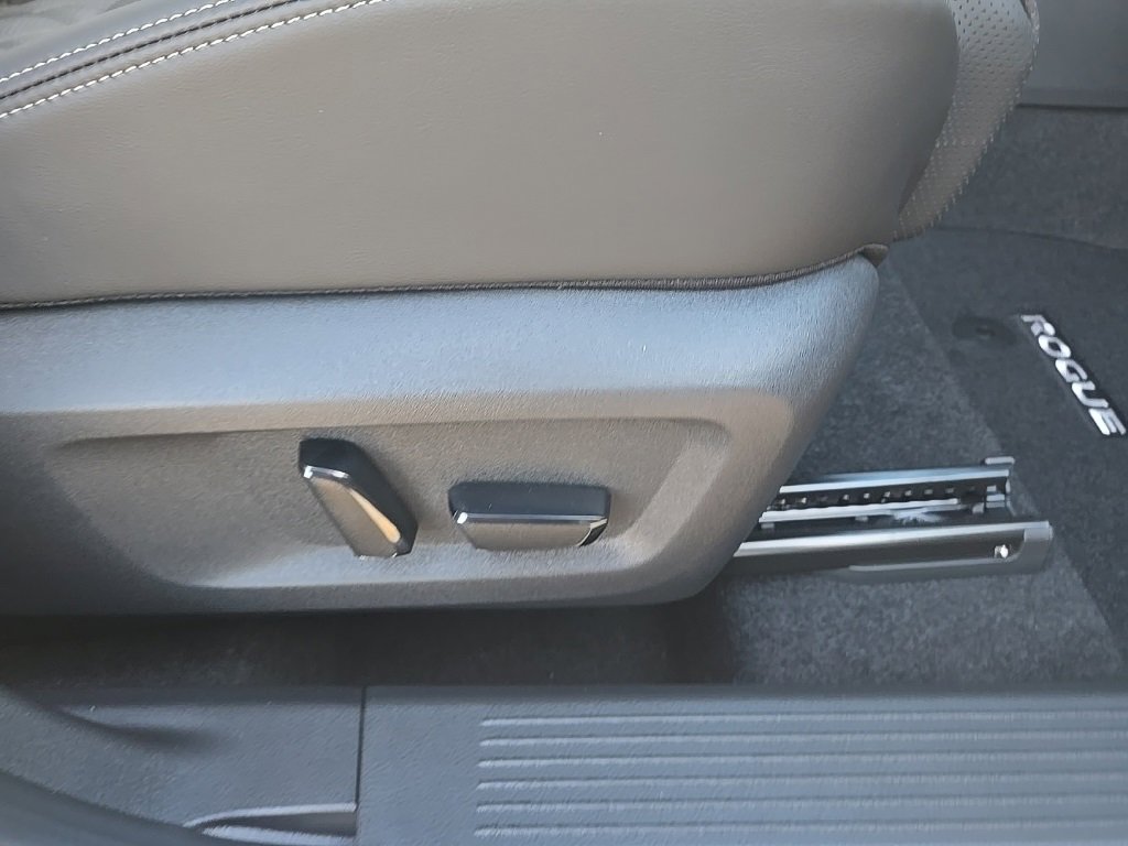 New 2026 Nissan Rogue Platinum image 30