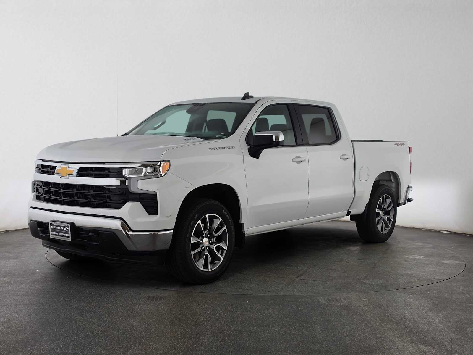 Used 2024 Chevrolet Silverado 1500 LT AWD/4WD image 7