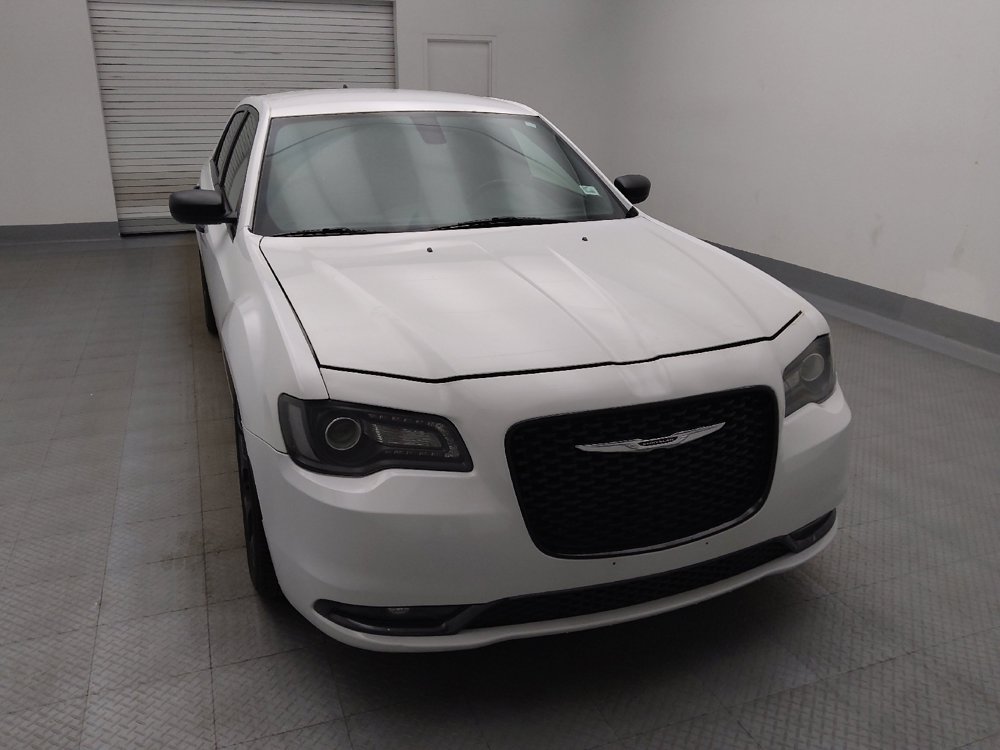 Used 2019 Chrysler 300 S RWD image 14