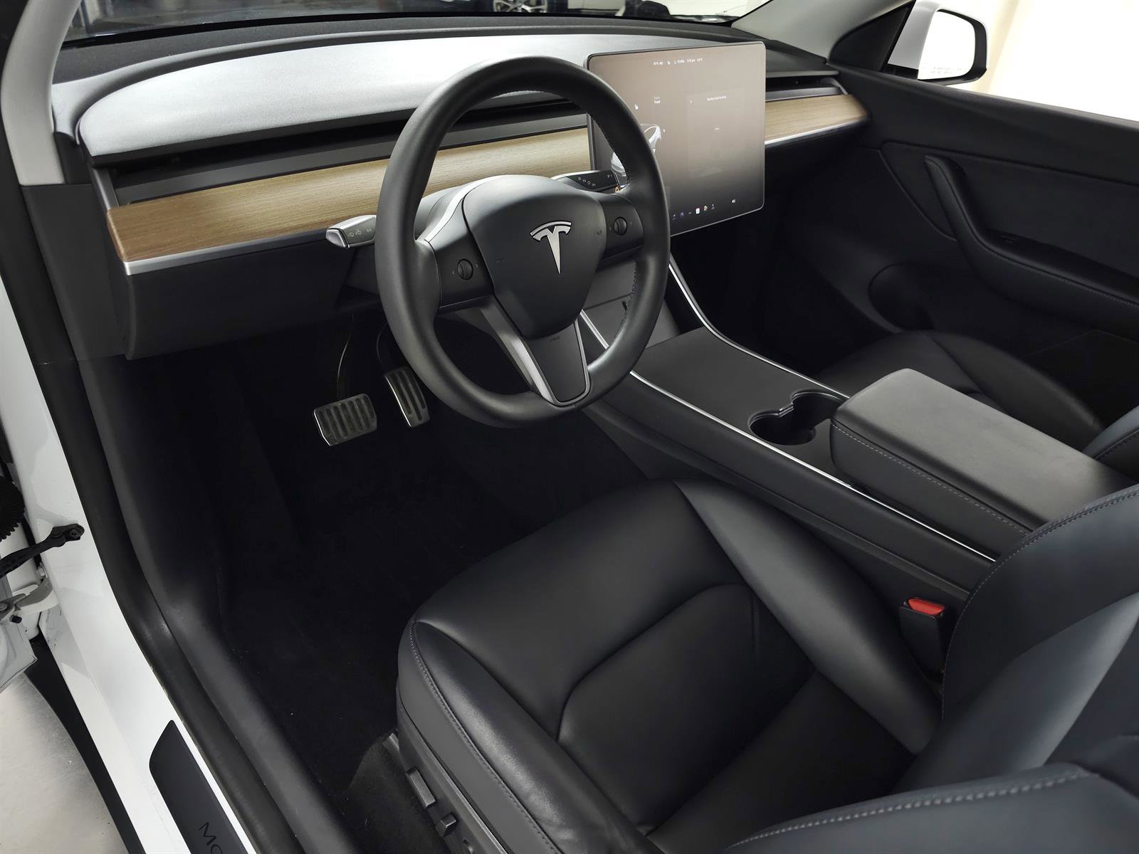 Used 2020 Tesla Model Y Long Range image 15