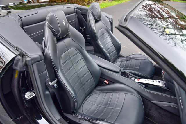 Used 2016 Ferrari California T RWD image 42