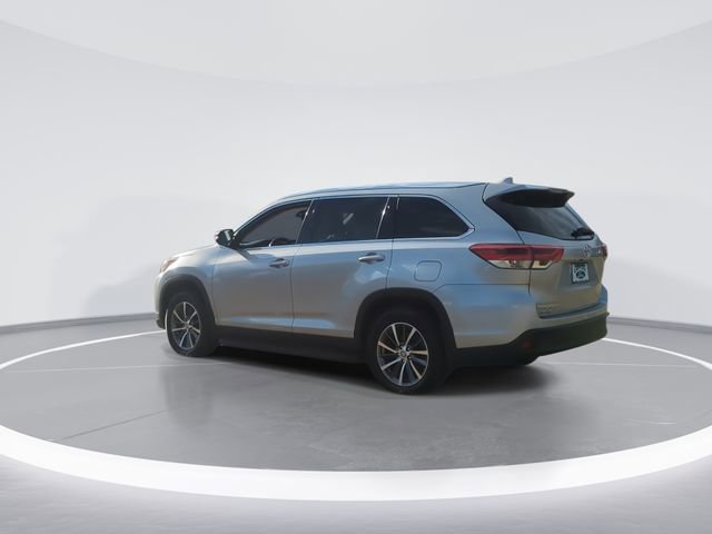 Used 2019 Toyota Highlander XLE image 6