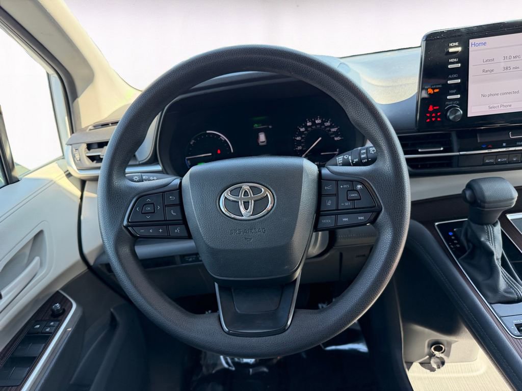Used 2024 Toyota Sienna LE image 12