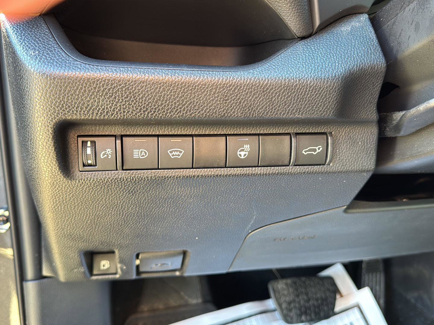 Used 2024 Toyota RAV4 XLE w/ Convenience Package image 13