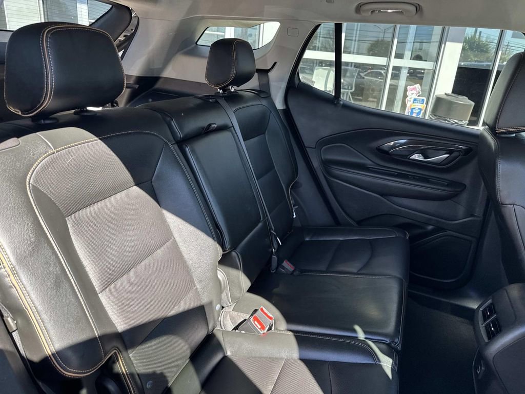 Used 2023 GMC Terrain AT4 image 10
