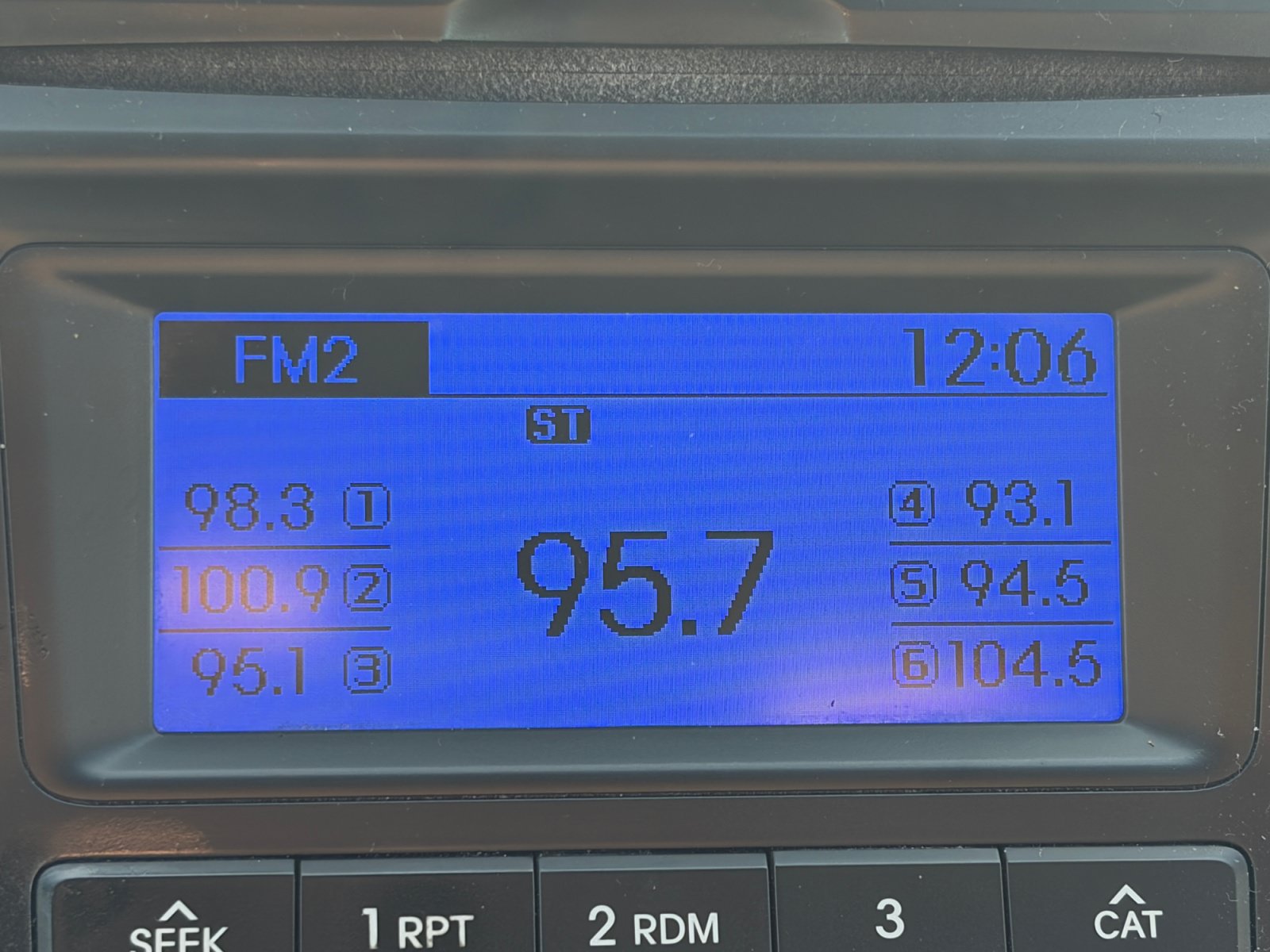 Used 2016 Hyundai Elantra GT FWD image 23