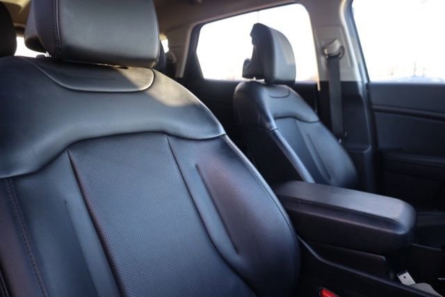 Used 2024 Kia Sportage EX image 40