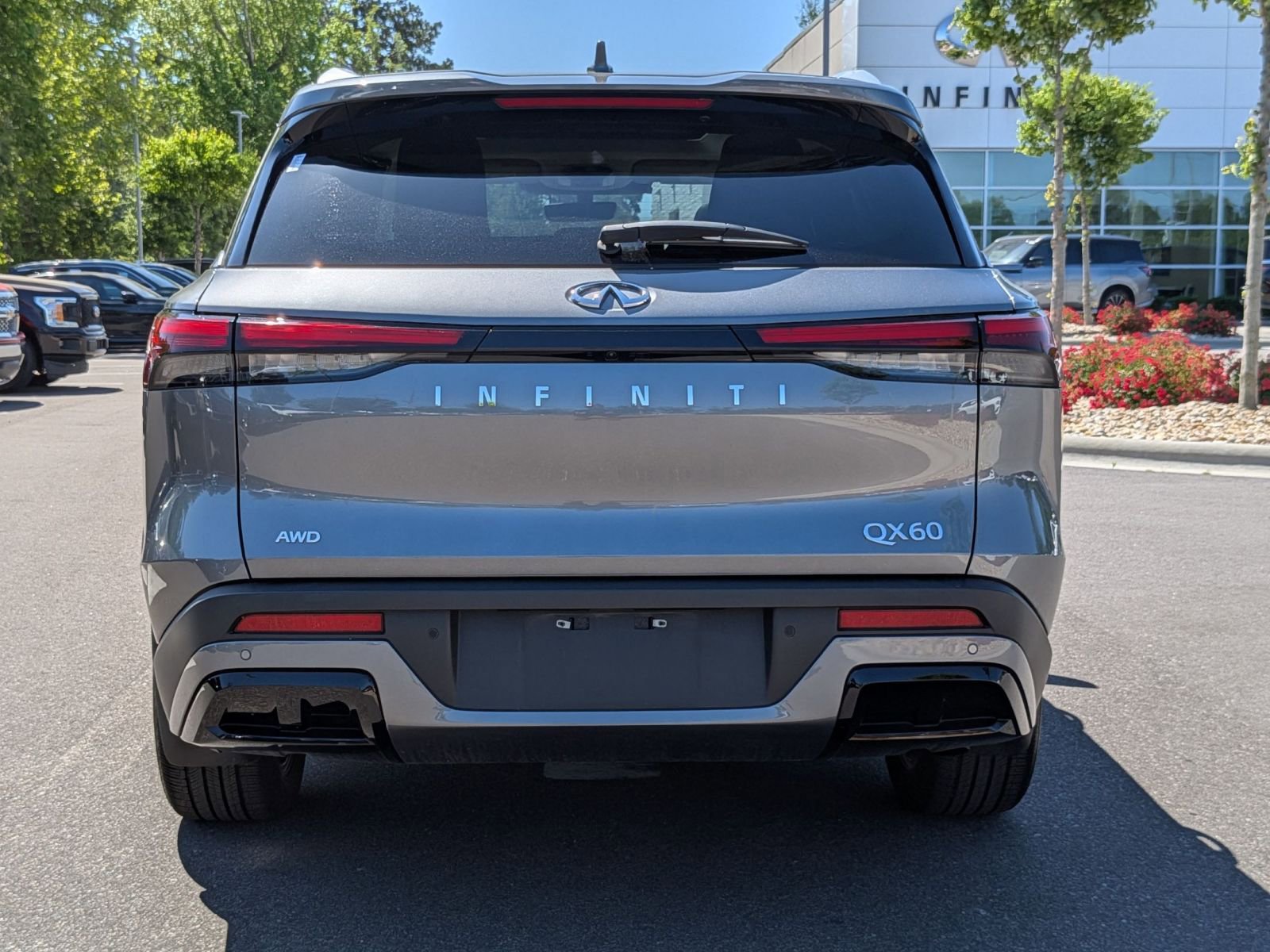 Used 2023 INFINITI QX60 Luxe image 4