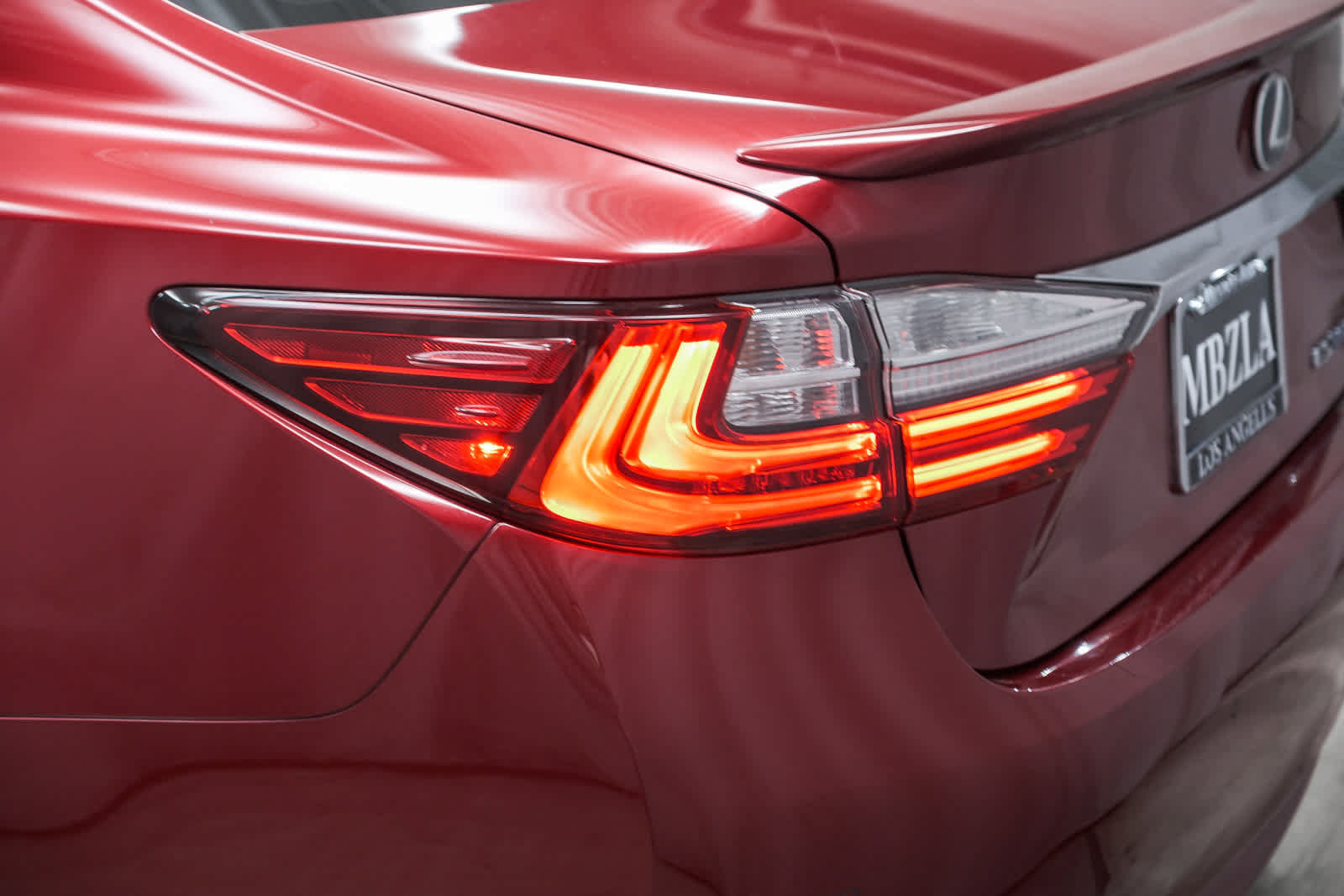 Used 2018 Lexus ES 300h w/ Navigation Package FWD image 7
