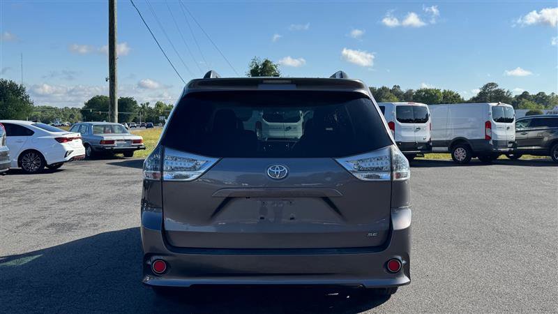 Used 2011 Toyota Sienna SE w/ Preferred Pkg FWD image 6