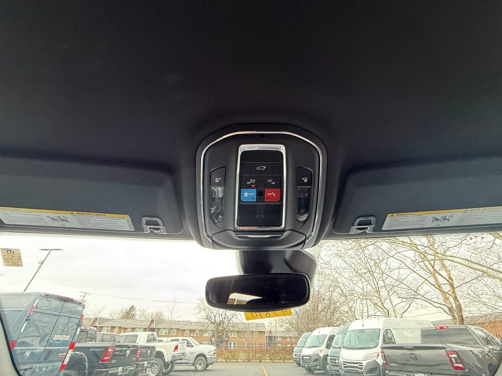 Used 2024 Jeep Grand Cherokee L Laredo image 24