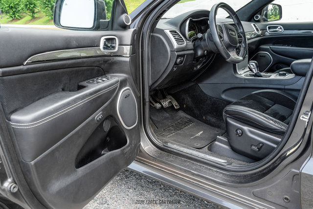 Used 2018 Jeep Grand Cherokee Trackhawk AWD/4WD image 36