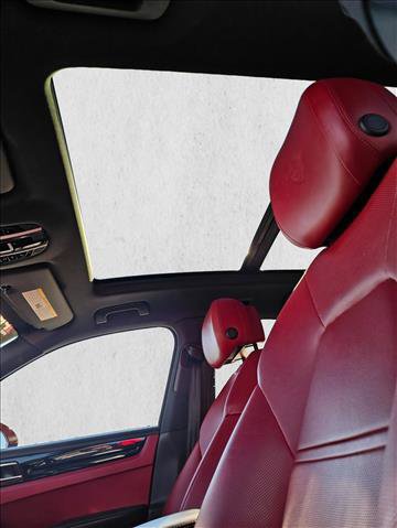 Used 2023 Porsche Cayenne S image 15