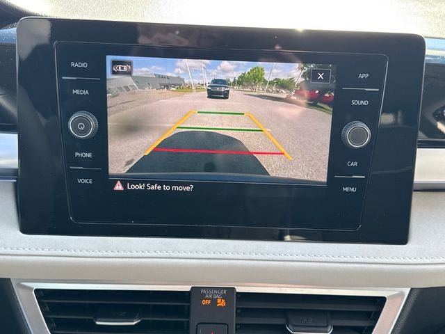 Used 2025 Volkswagen Taos SE FWD image 26